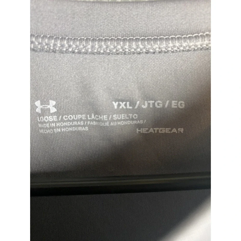 Under Armour Youth XL Loose Fit Grey HeatGear T-Shirt